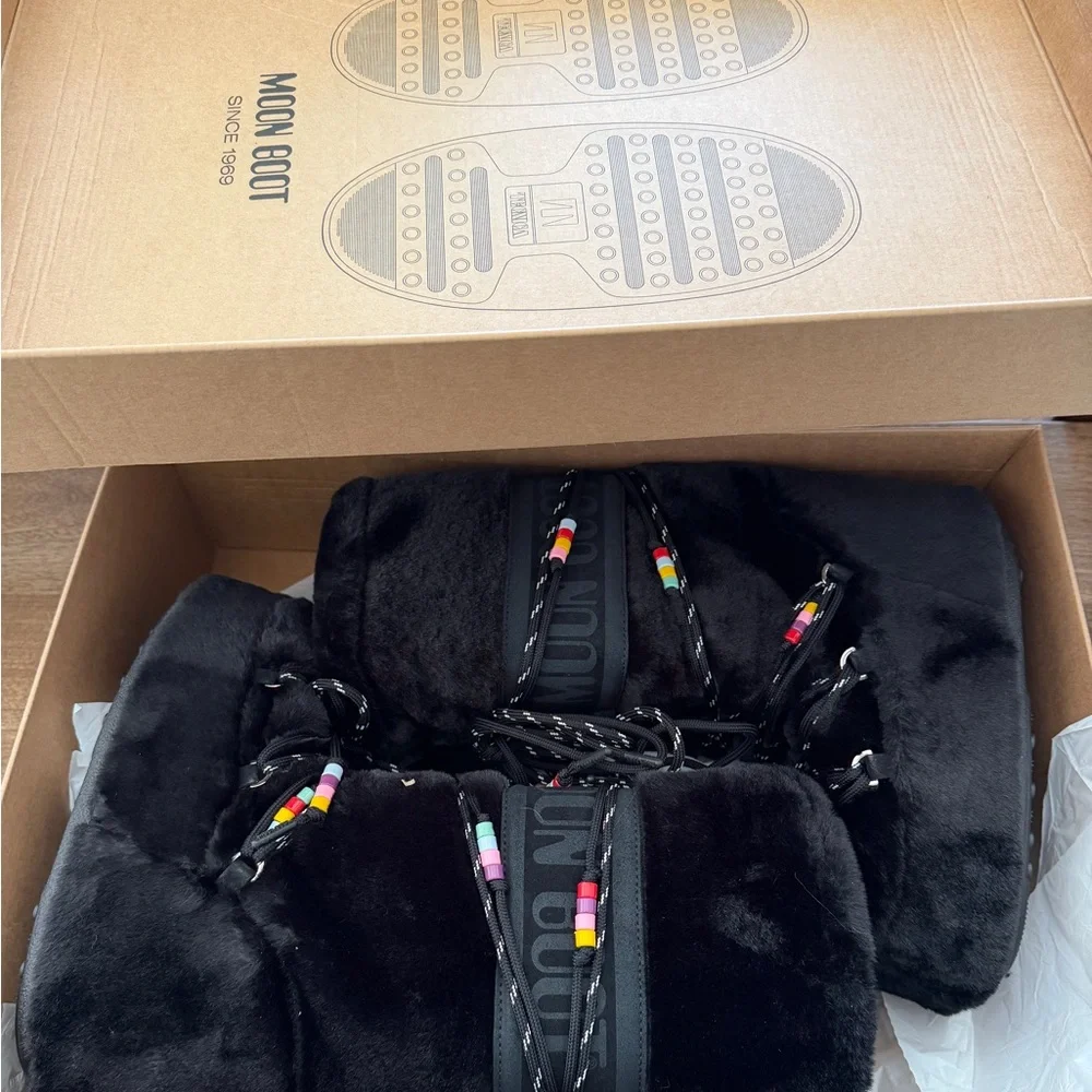 MOON BOOT Icon Faux Fur Beads Boots! Size: 42/44 (US: Shoe Size 10-11½! NEW